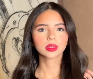Angela Aguilar se cambió el look