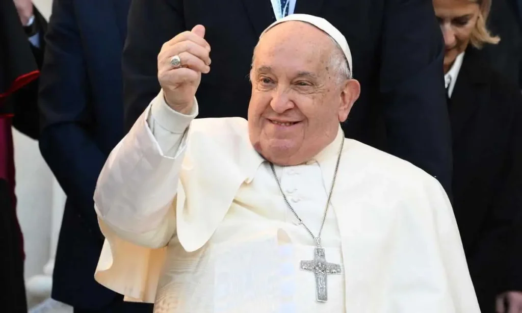 De que murio el papa francisco