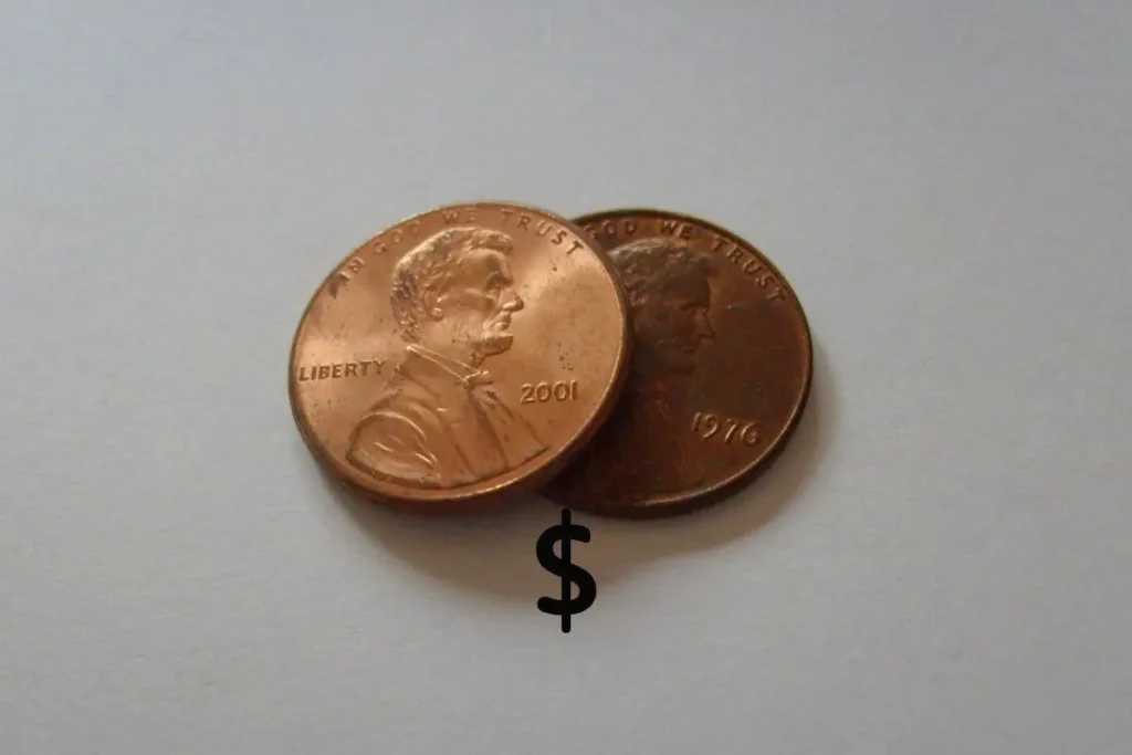 El centavo de Lincoln, conocido también como el centavo de trigo, fue acuñado por primera vez por la Casa de la Moneda de Estados Unidos en 1909. Este diseño fue creado por el escultor Victor David Brenner